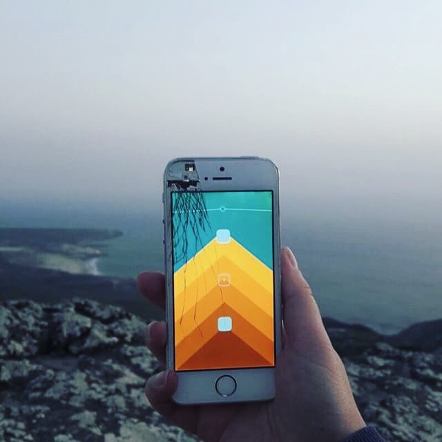 Player solving altitude challenge with a broken screen